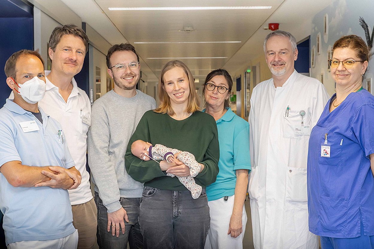 Wenn ein Frühchen Fortschritte macht, ist die Freude bei Eltern wie dem Team des Perinatalzentrums Rosenheim immer groß. Wenn ein Frühchen Fortschritte macht, ist die Freude bei Eltern wie dem Team des Perinatalzentrums Rosenheim immer groß.